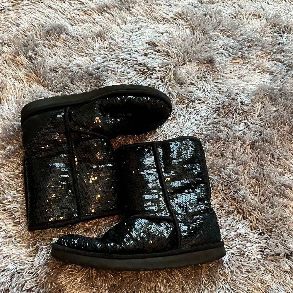 Black Sparkly Uggs